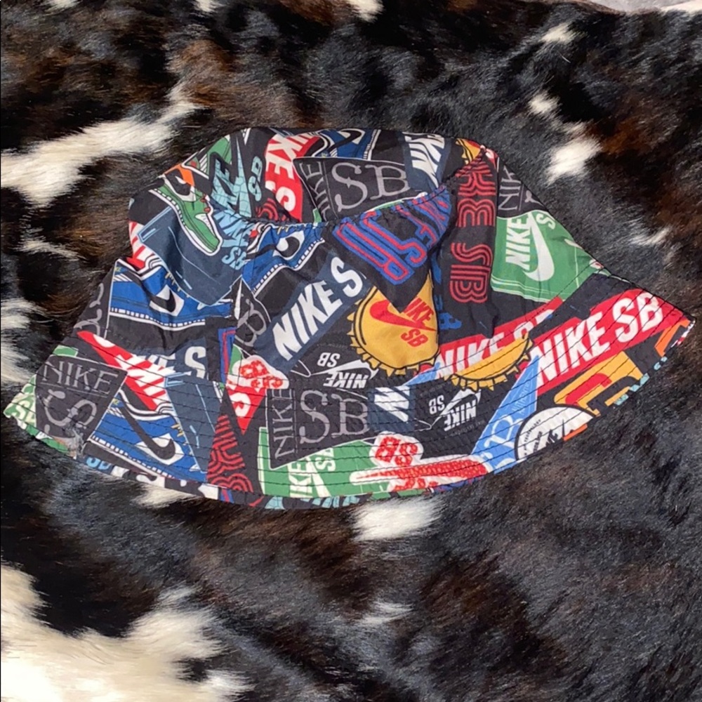 Nike SB bucket hat